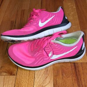 Nike Free Runs 4.0 Sneakers- pink